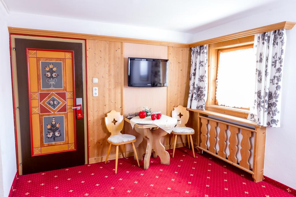 Hotel Tirolerhof Серфаус Экстерьер фото